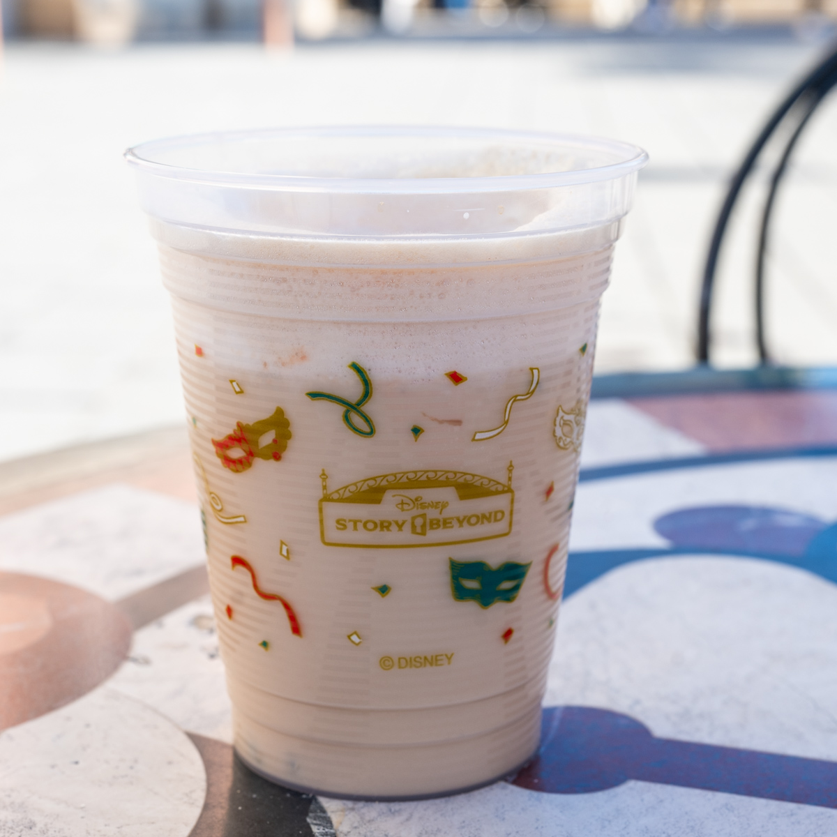 東京ディズニーシー「ゴンドリエ・スナック」ピスタチオとストロベリーのカフェモカ1