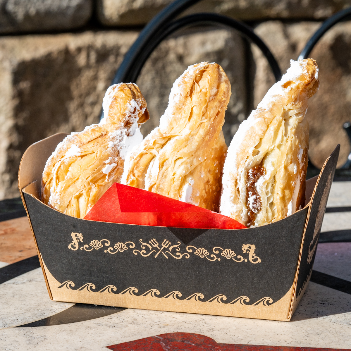 東京ディズニーシー「ゴンドリエ・スナック」キアッケレ（コーヒー＆マスカルポーネ）2