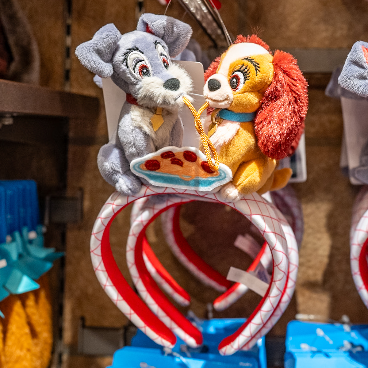 東京ディズニーランド「わんわん物語」グッズ・お土産　トランプ＆レディカチューシャ