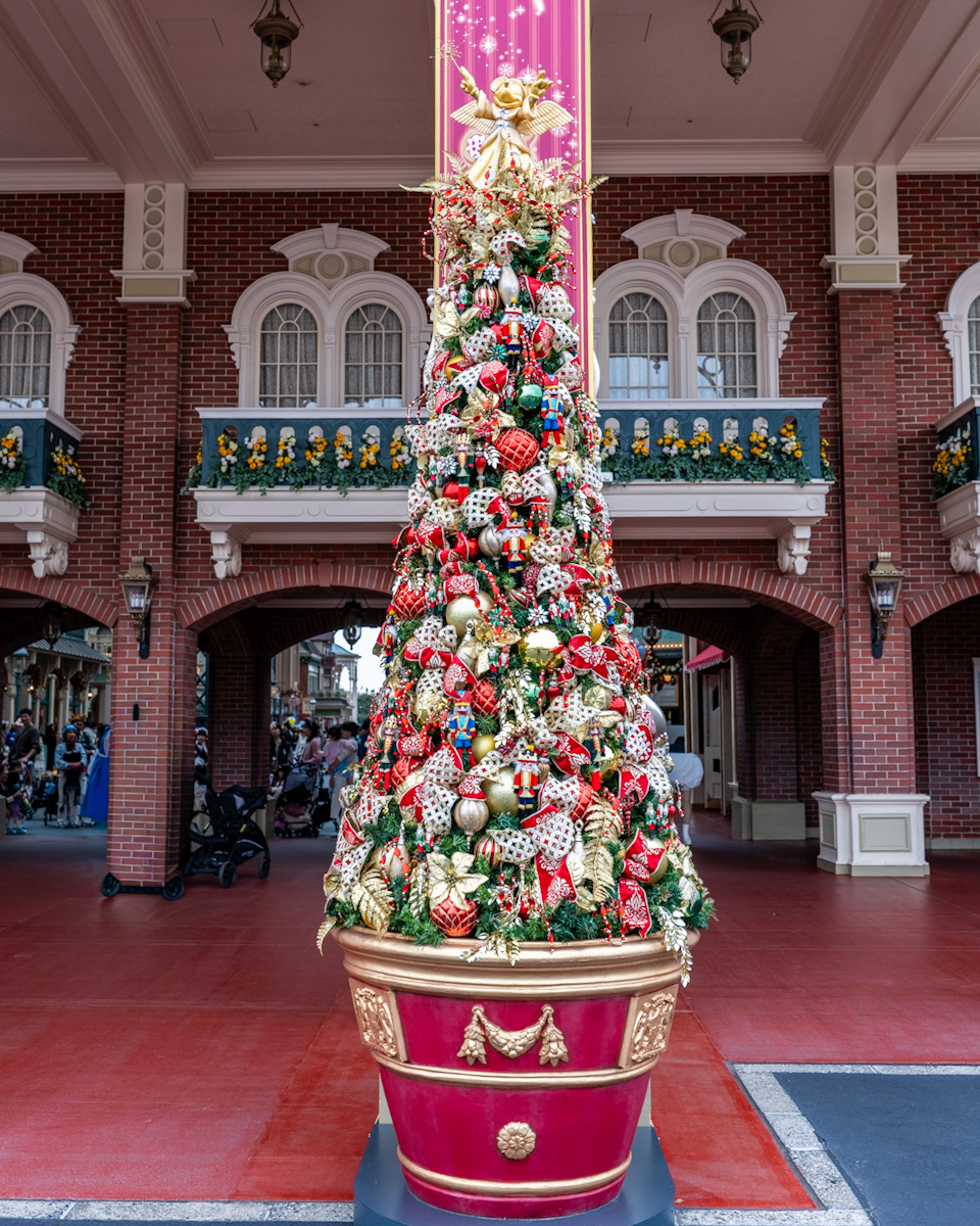 ディズニー　オーナメント　ディズニーリゾート　サンタ　クリスマス　ツリー　レア 東京ディズニーシーでクリスマス限定オーナメント＆ぬいぐるみ発売