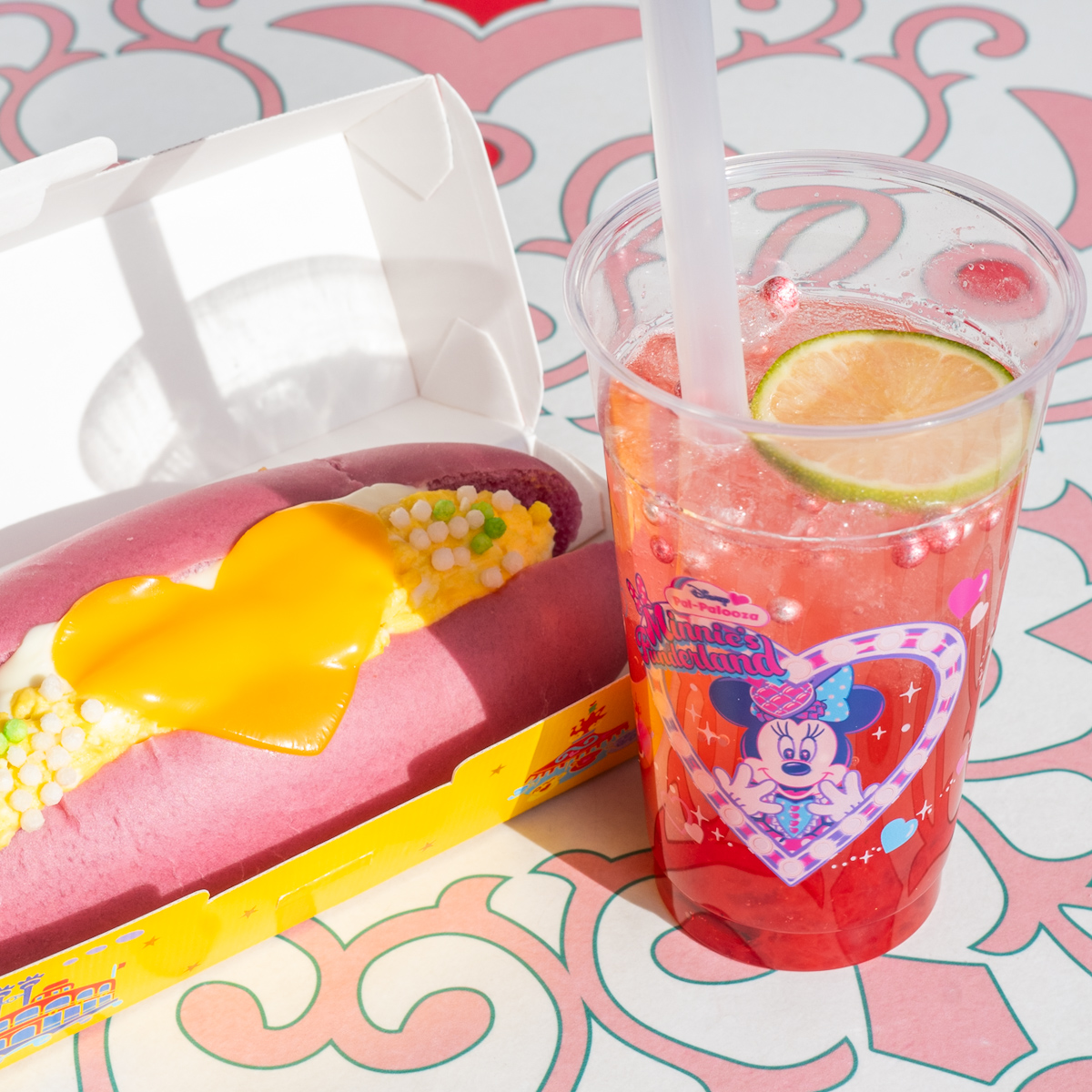 スパークリングドリンク（ストロベリー＆ライチー）