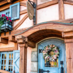 東京ディズニーランド”ディズニー・クリスマス2025”デコレーション　ラ・タベルヌ・ド・ガストン　リース1