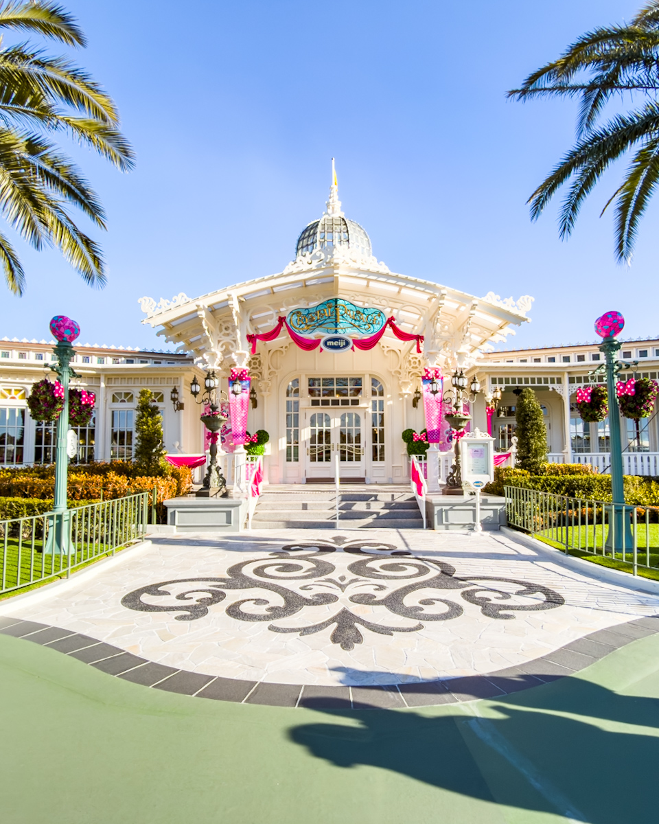 東京ディズニーランド「クリスタルパレス・レストラン」ミニーのファンダーランドスペシャルブッフェ　外観