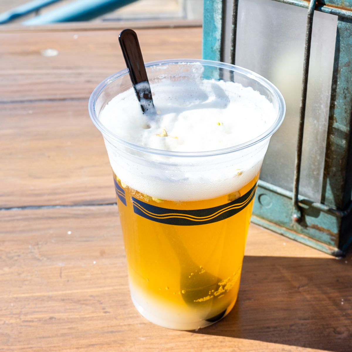 ビアカクテル（アーモンドシロップ＆ピスタチオ）