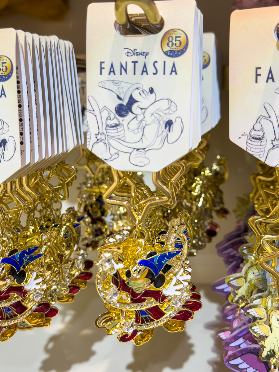 『ファンタジア』85周年グッズ　キーチェーン