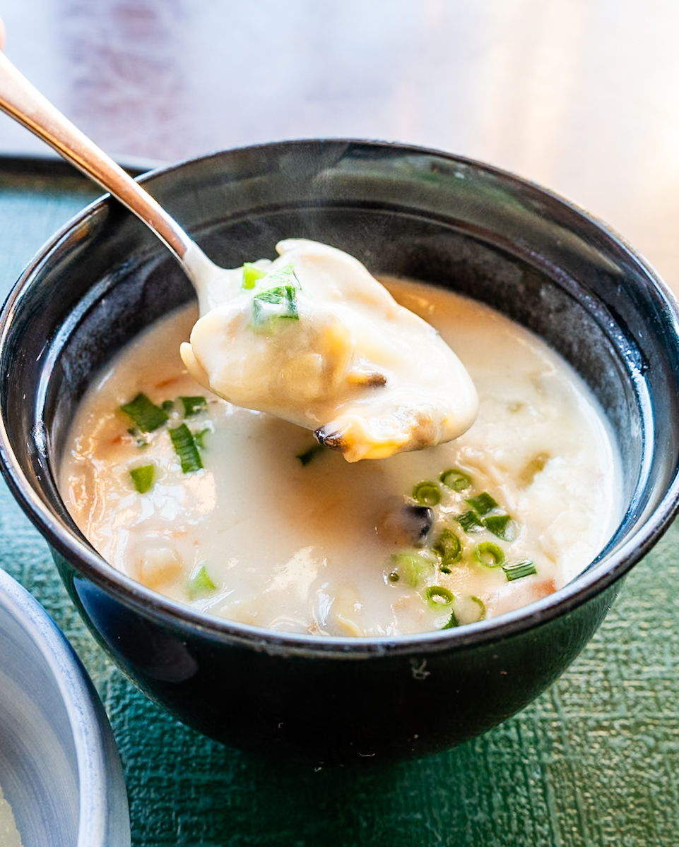 チャーリー特製味噌クラムチャウダー