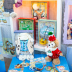 東京ディズニーシー「ダッフィー＆フレンズ20周年：カラフルハピネス」”マイ・メモリーズ・ウィズ・ダッフィー”スペシャルグッズ（アニバーサリー・セレクションBOX、ピンバッジセット）