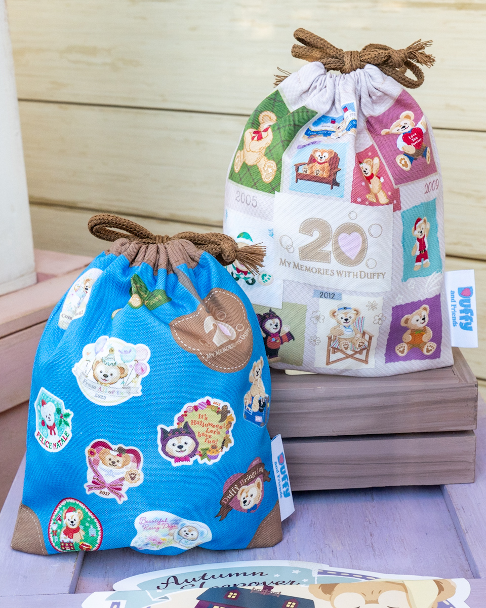 東京ディズニーシー「ダッフィー&フレンズ20周年:カラフルハピネス」”マイ・メモリーズ・ウィズ・ダッフィー”スペシャルグッズ きんちゃくセット