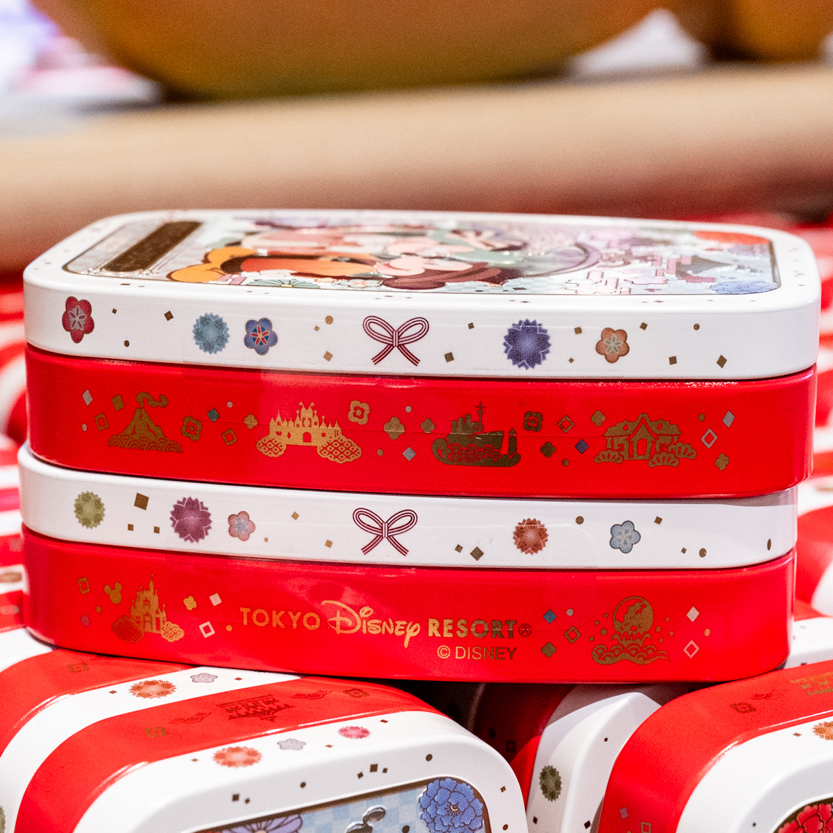 東京ディズニーランド和装ミッキー、ミニーキャンディー缶 デザイン