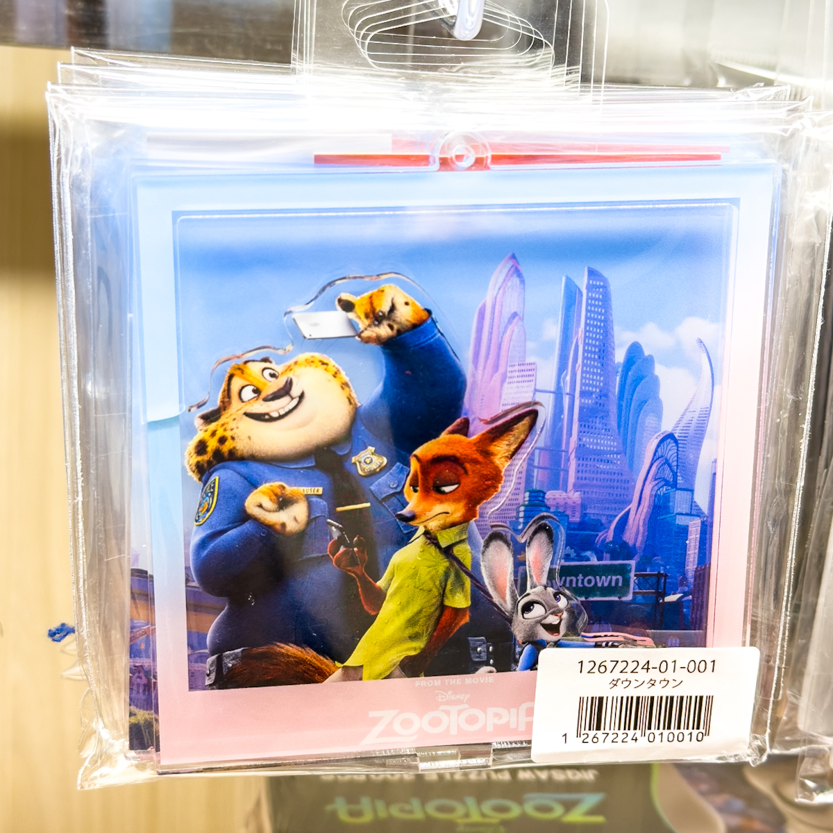 ベルメゾン 2WAY仕様のフォトフレーム風アクリルキーホルダー「ズートピア」クロウハウザー