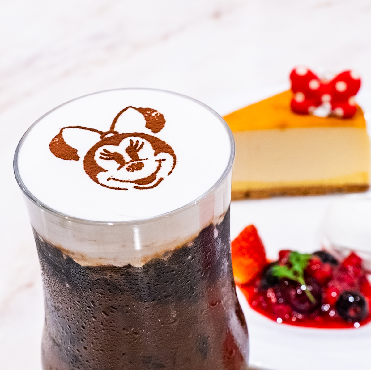 アイスカフェモカ（クラッシュコーヒーゼリー入り）　ミニーマウス