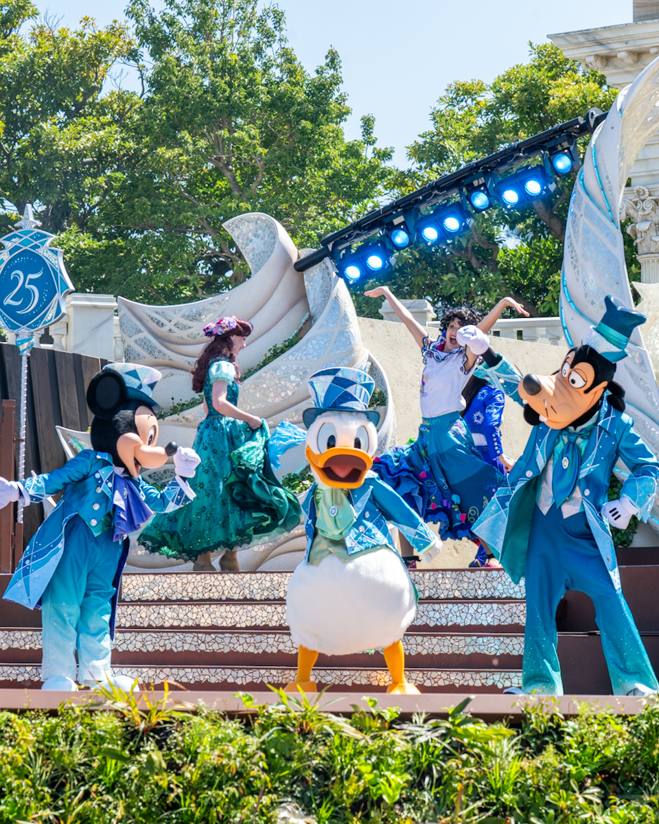 東京ディズニーシー ステージショー「ダンス・ザ・グローブ！」ドナルド、グーフィー