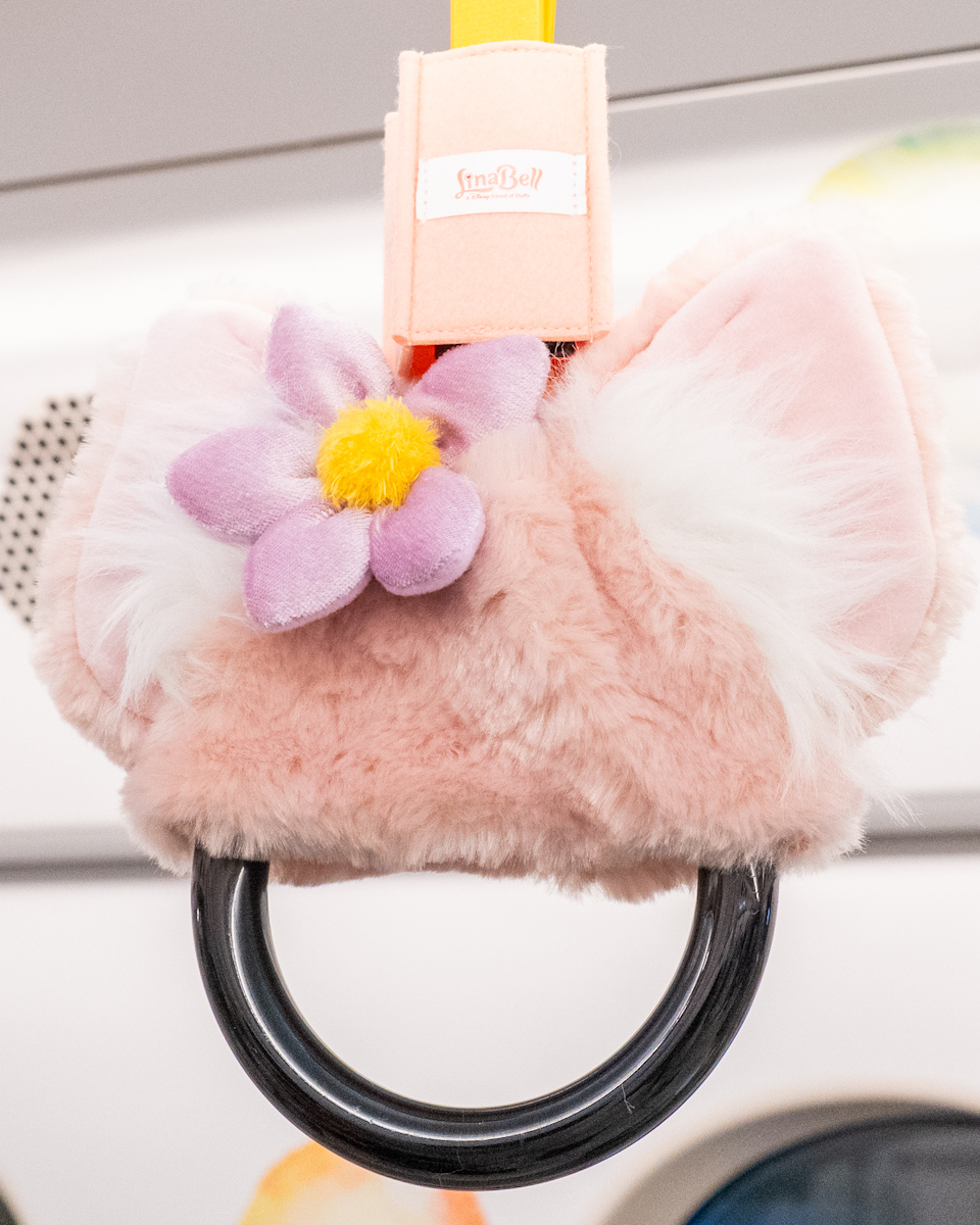 リーナ・ベル吊り革