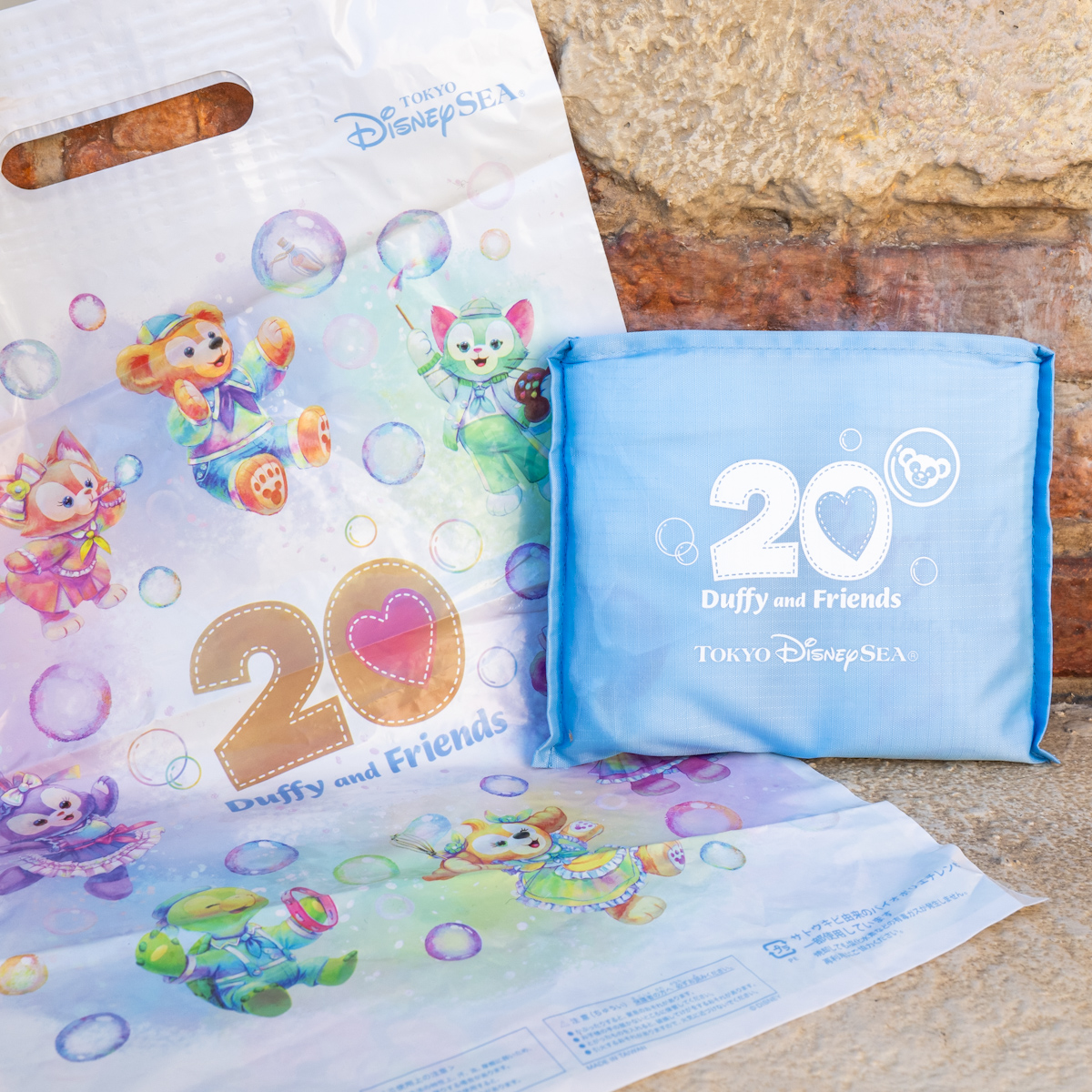 東京ディズニーシー「ダッフィー＆フレンズ20周年：カラフルハピネス」お買い物袋デザインショッピングバッグ（エコバッグ）2