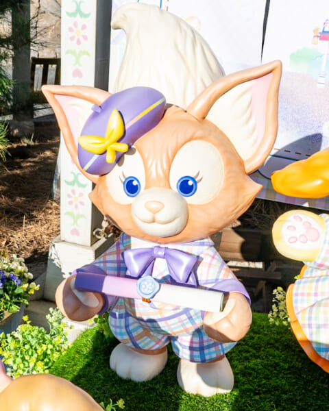 フォトスポット ダッフィー＆フレンズのハートフェルト・レターズ・オブ・フレンドシップデザイン　リーナ・ベル