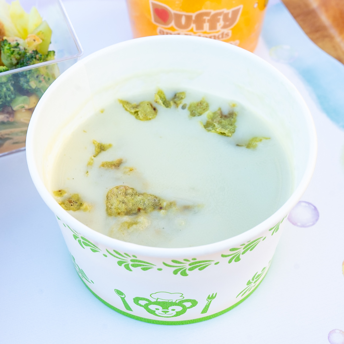 カリフラワーとアボカドのクリームスープ