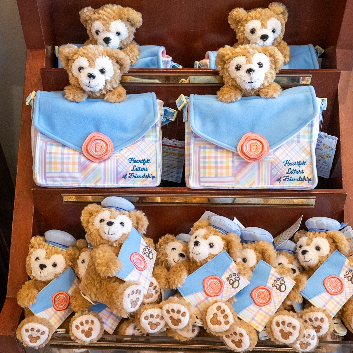 ダッフィーくっつきぬいぐるみ　ショルダーバッグ