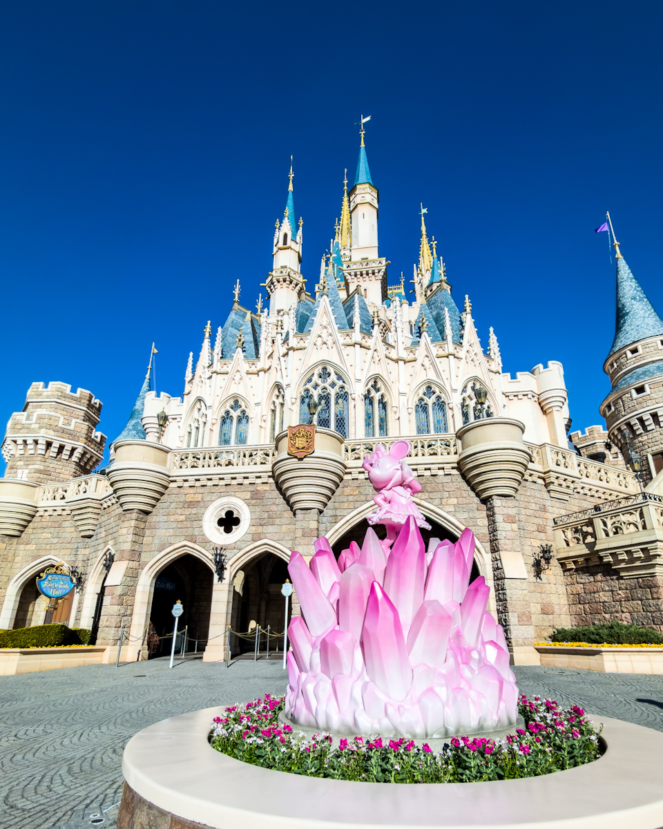 シンデレラ城　裏　ミニー像