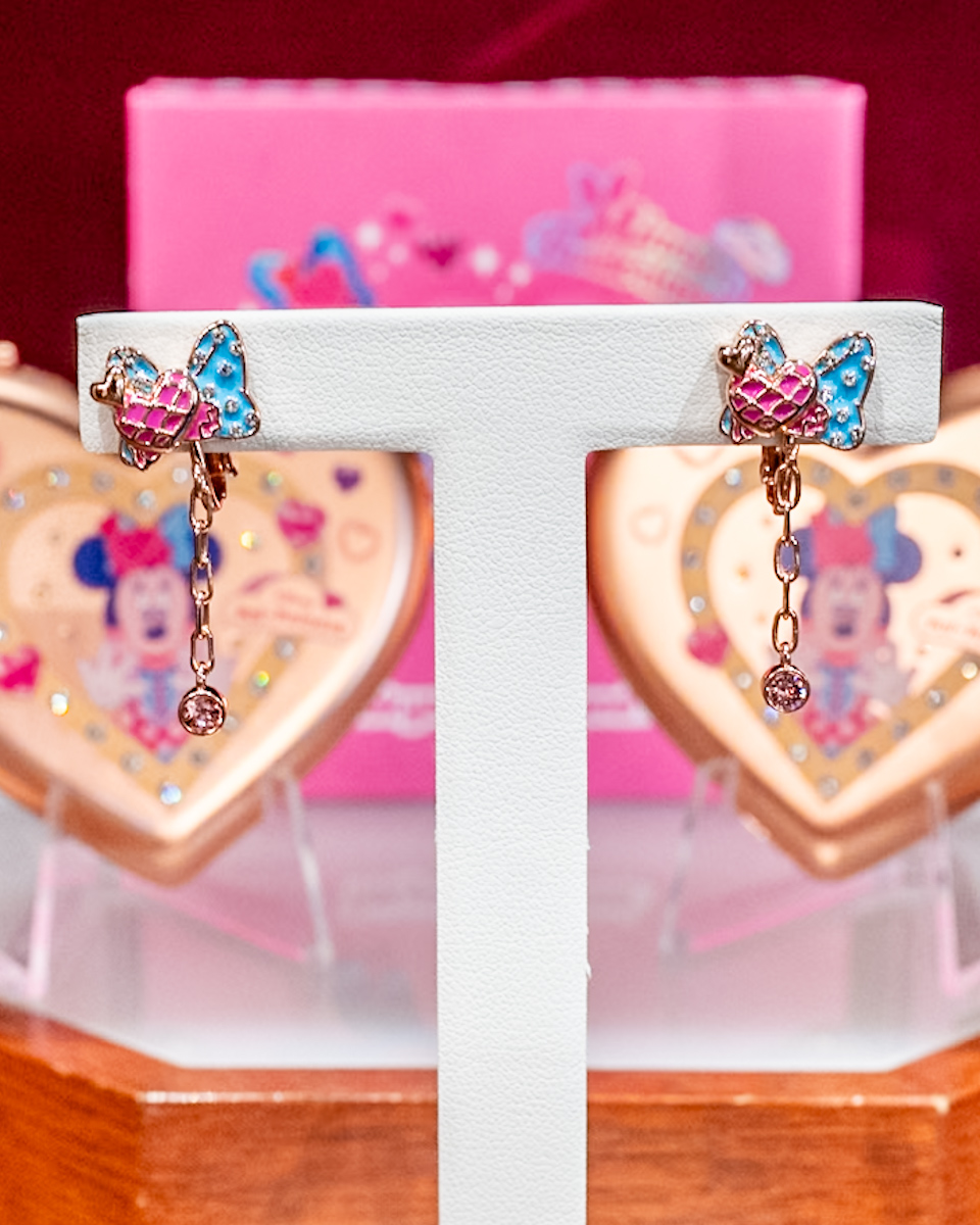 東京ディズニーランド「ディズニー・パルパルーザ“ミニーのファンダーランド”」ガラスグッズ・お土産　イヤリング