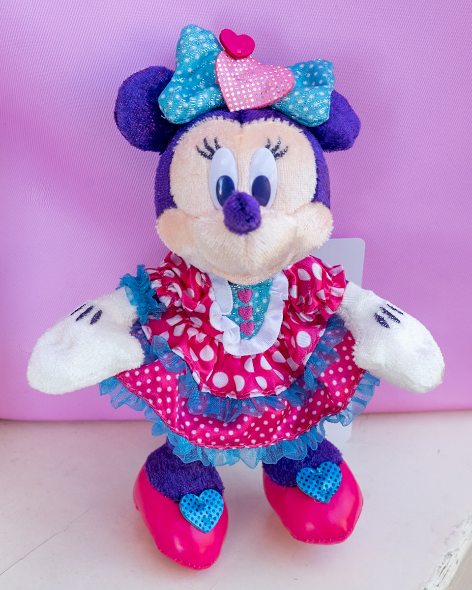 ミニーマウスぬいぐるみバッジ