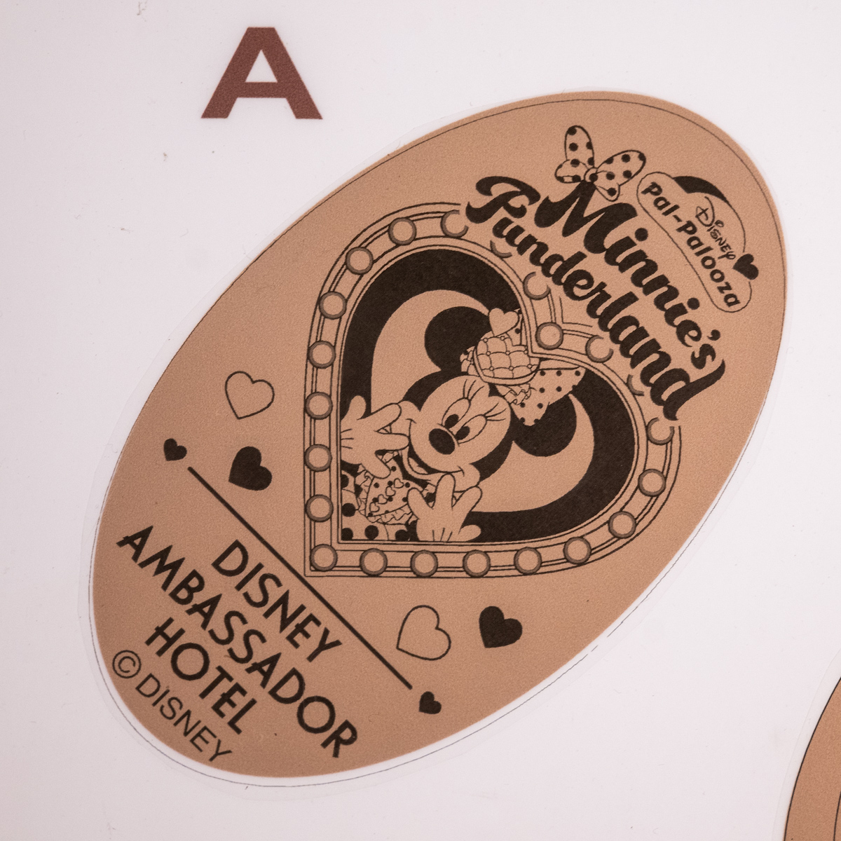 ディズニーアンバサダーホテル　ミニーの上ファンダーランドスーベニアメダル