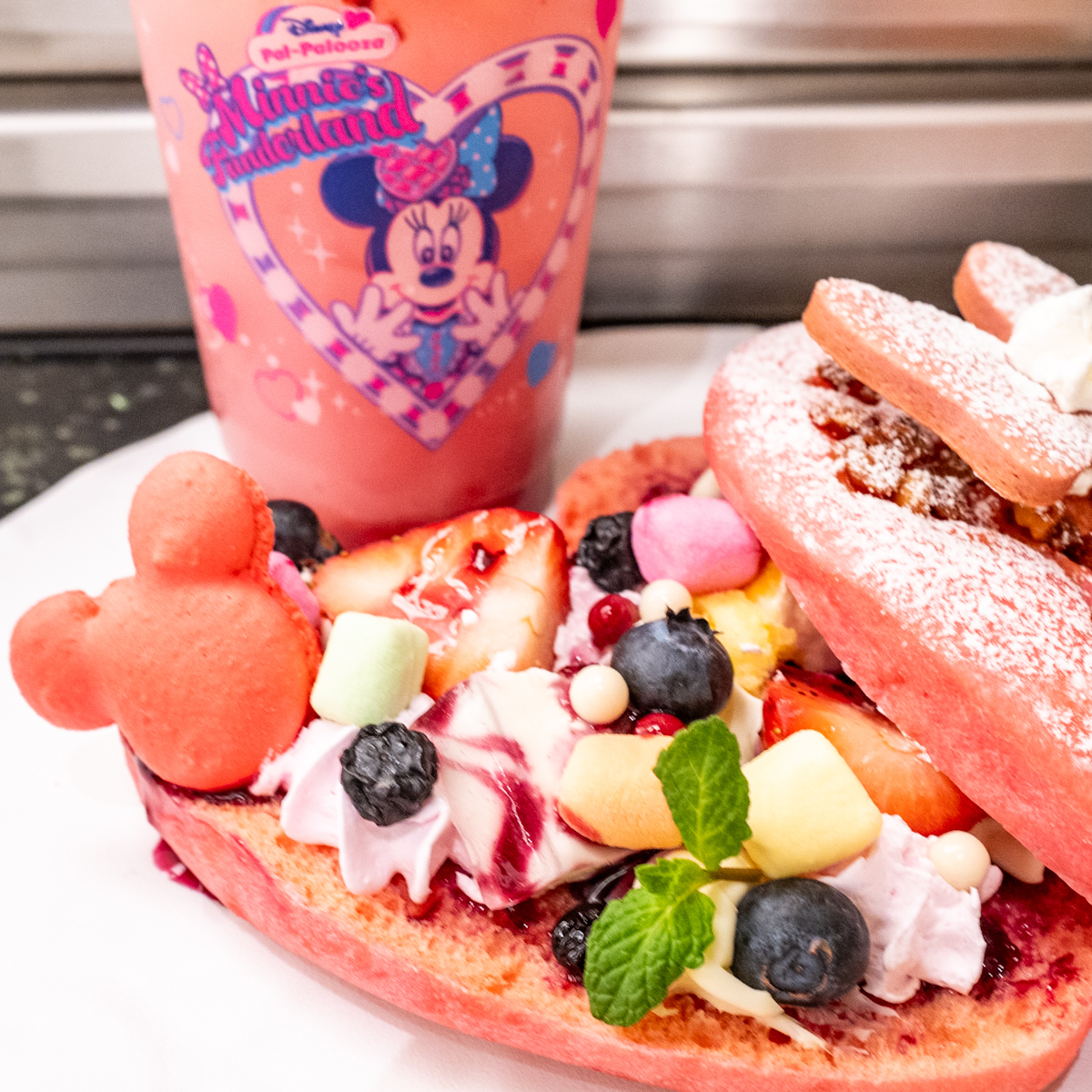 ミニーの髪がさりモチーフのかわいいパン☆