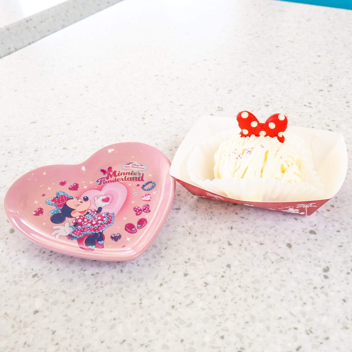 東京ディズニーランド「ディズニー・パルパルーザ“ミニーのファンダーランド”」　チーズモンブラン、スーベニアプレート付き