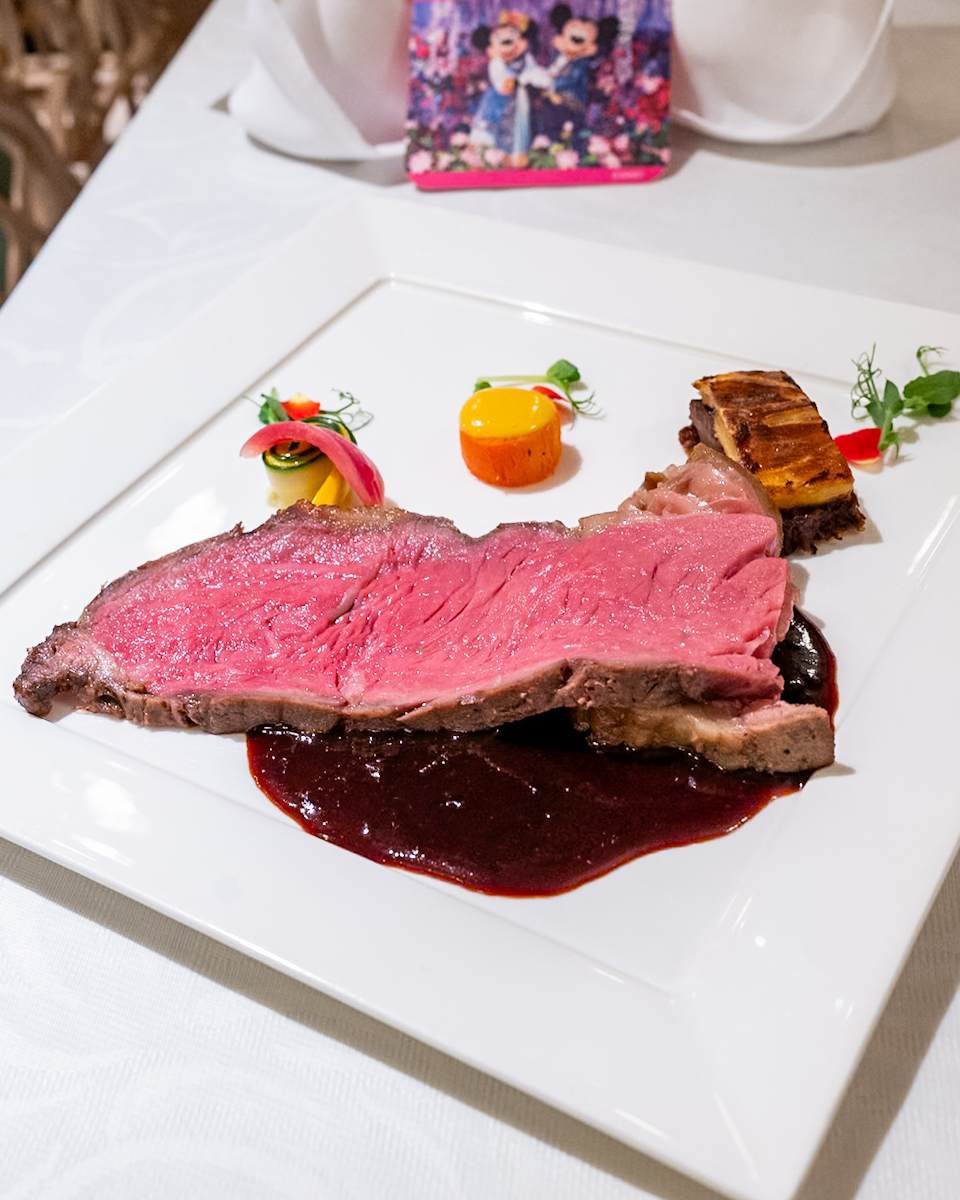 ローストビーフ、赤ワインソース