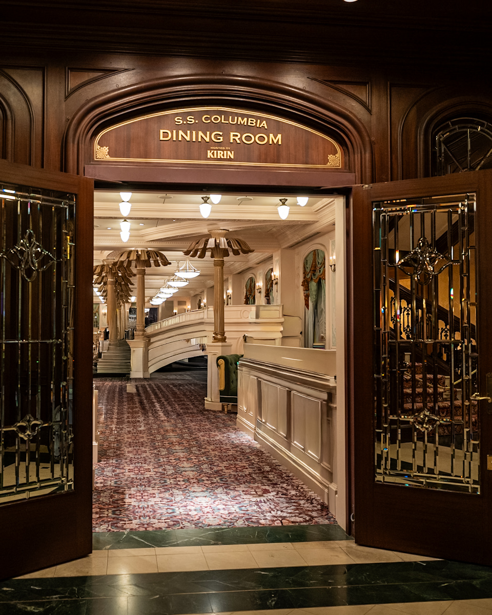S.S.コロンビア・ダイニングルーム