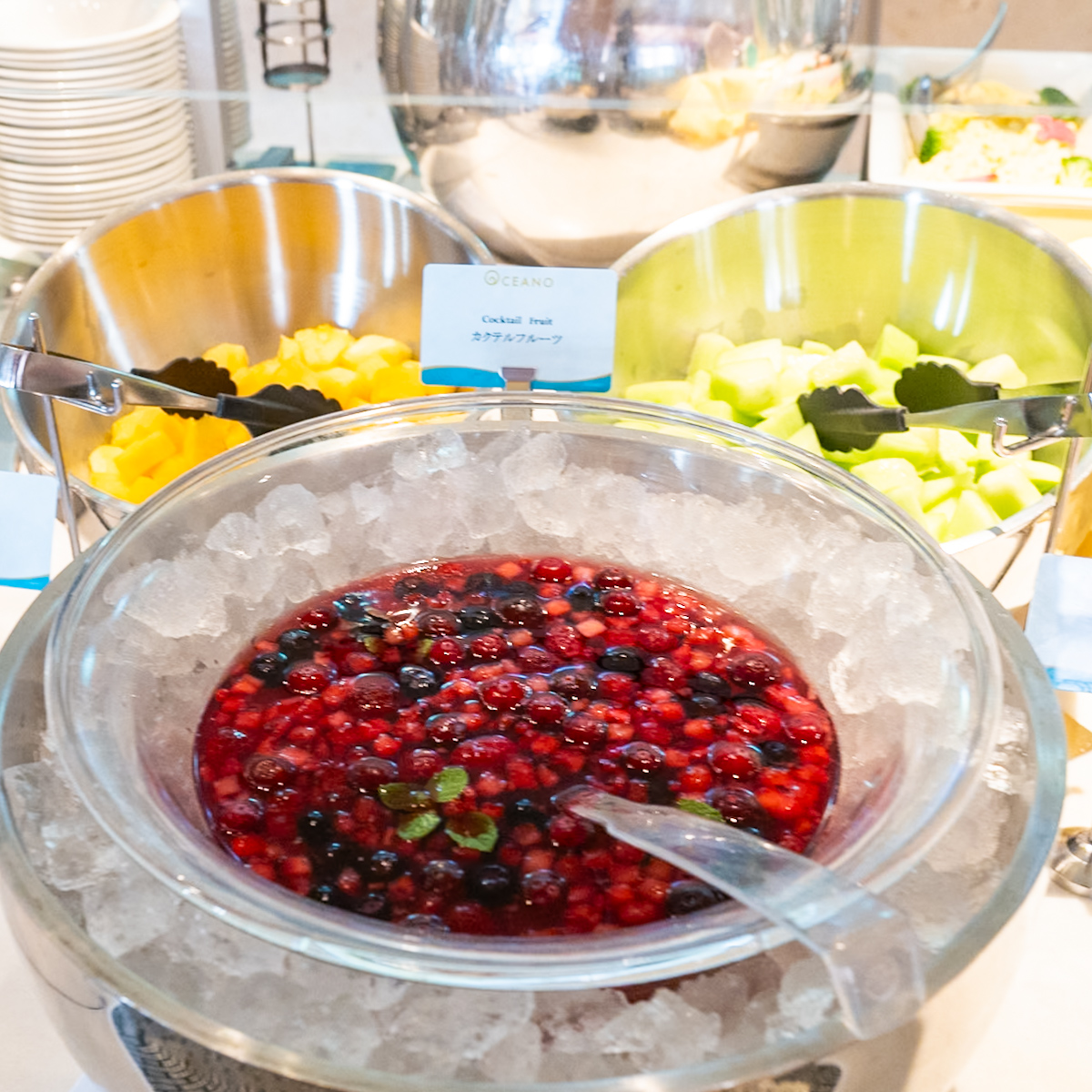 メロン、パイナップル、カクテルフルーツ