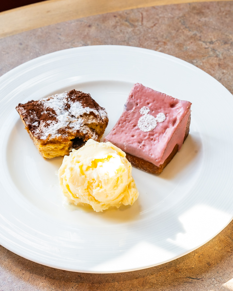オチェーアノ風フレンチトースト　バニラアイス