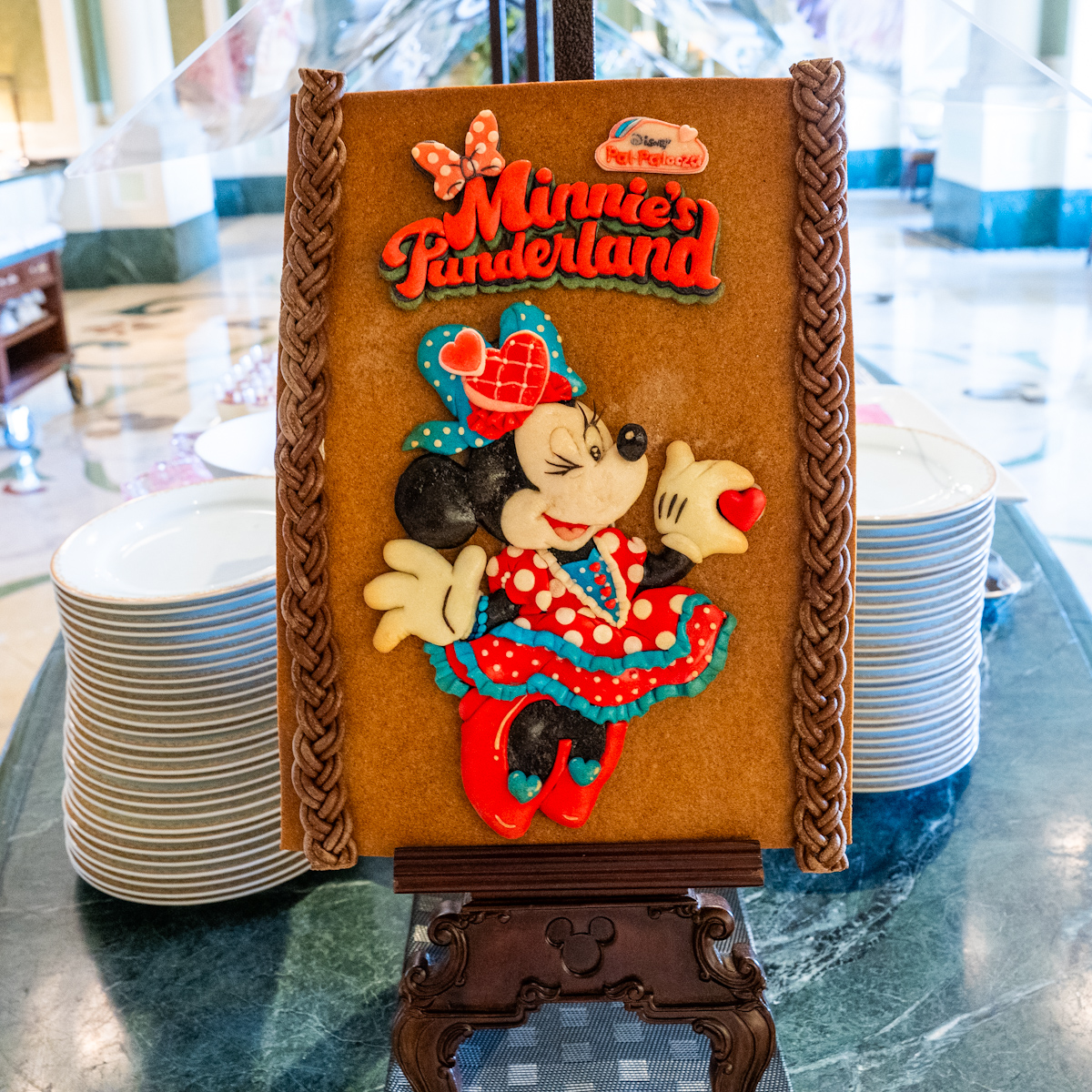 東京ディズニーランドホテル「シャーウッドガーデン・レストラン」ディズニー・パルパルーザ”ミニーのファンダーランドスペシャルブッフェ　デコレーション1