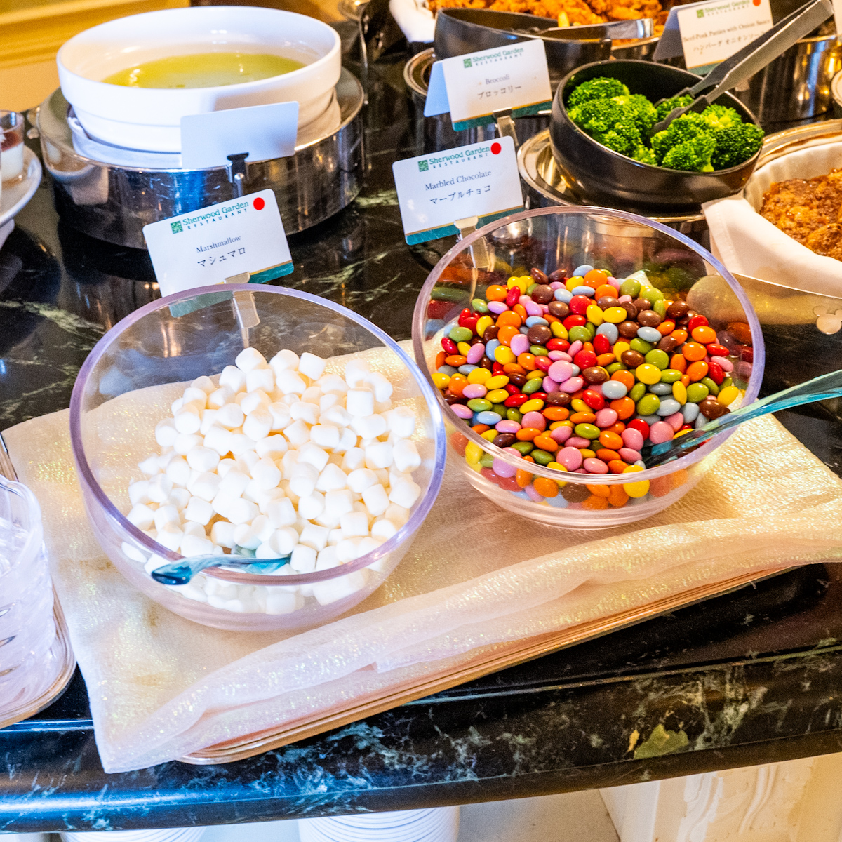 マシュマロ、カラフルチョコ