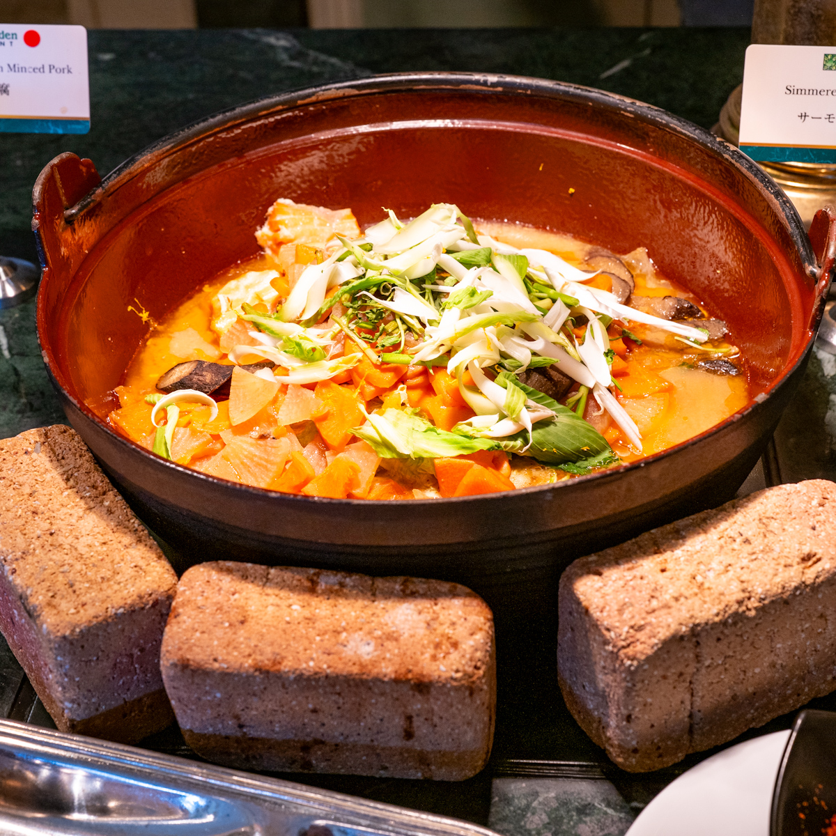 サーモンと野菜の炊き合わせ