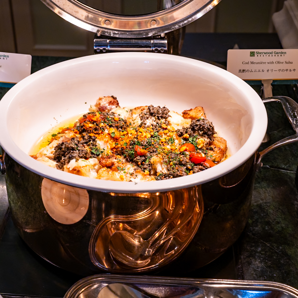 真鱈のムニエル　オリーヴのサルサ