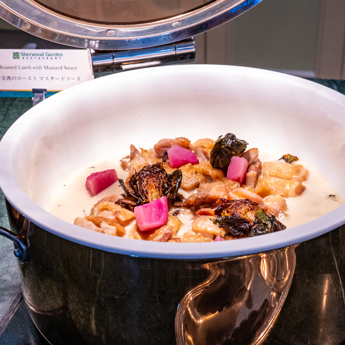 ローストチキン　レモン香るクリームソース