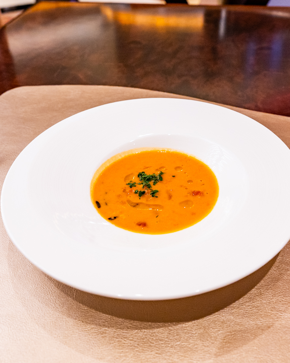 ベーコンとチェダーチーズのトマトクリームスープ