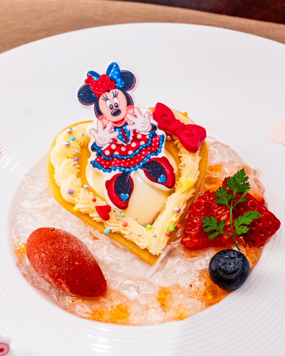 リッチミルク・パンナ・コッタとレモンタルト　ストロベリーソルベとともに1