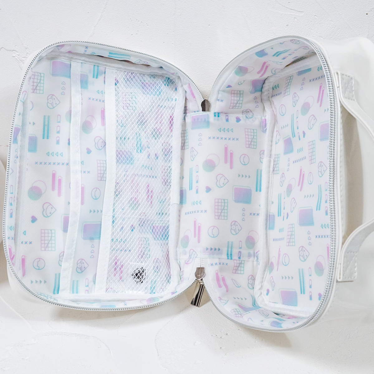 ベイマックス バニティポーチ CARE ROBOT BAYMAX　内側