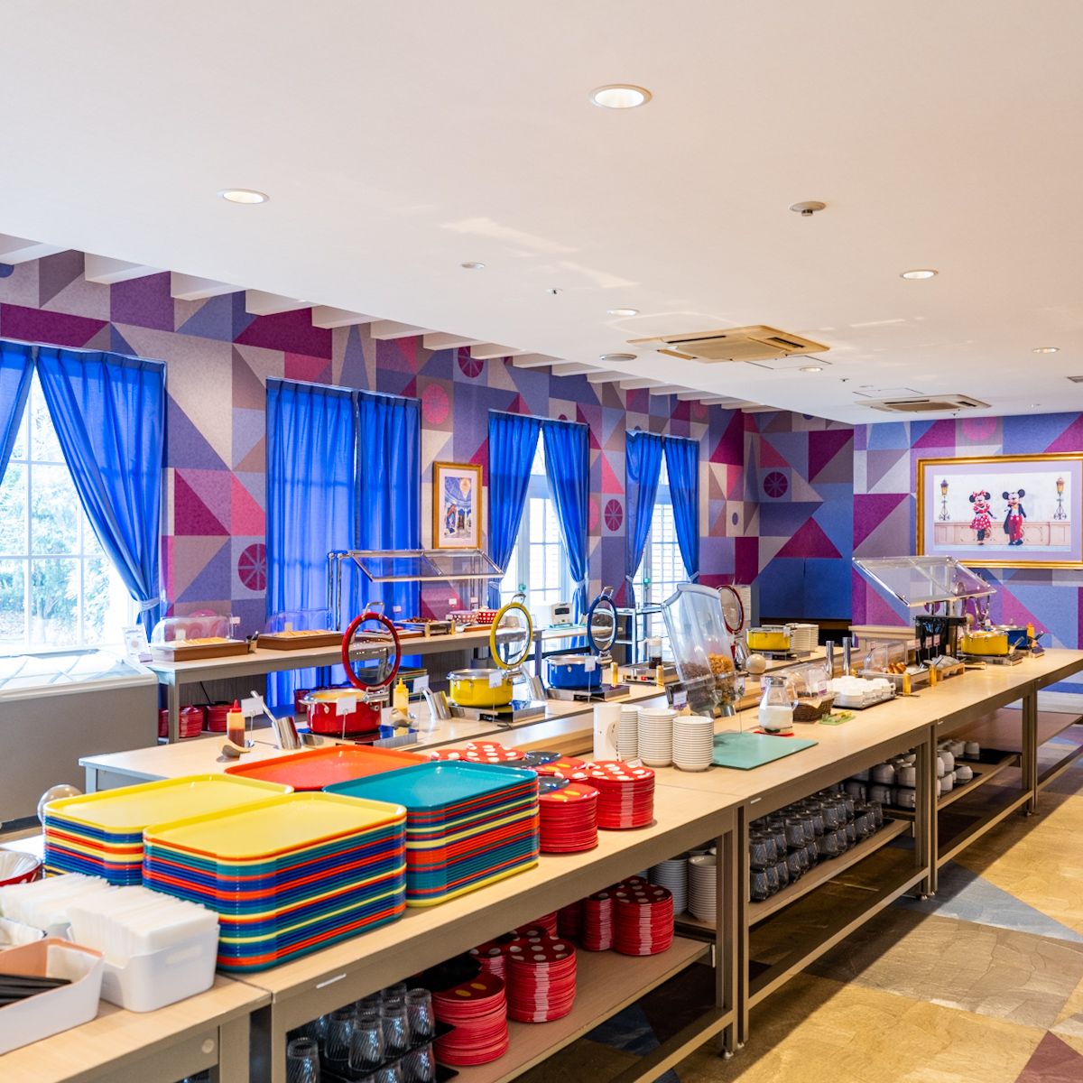 「ウィッシュ・カフェ」ブッフェ台