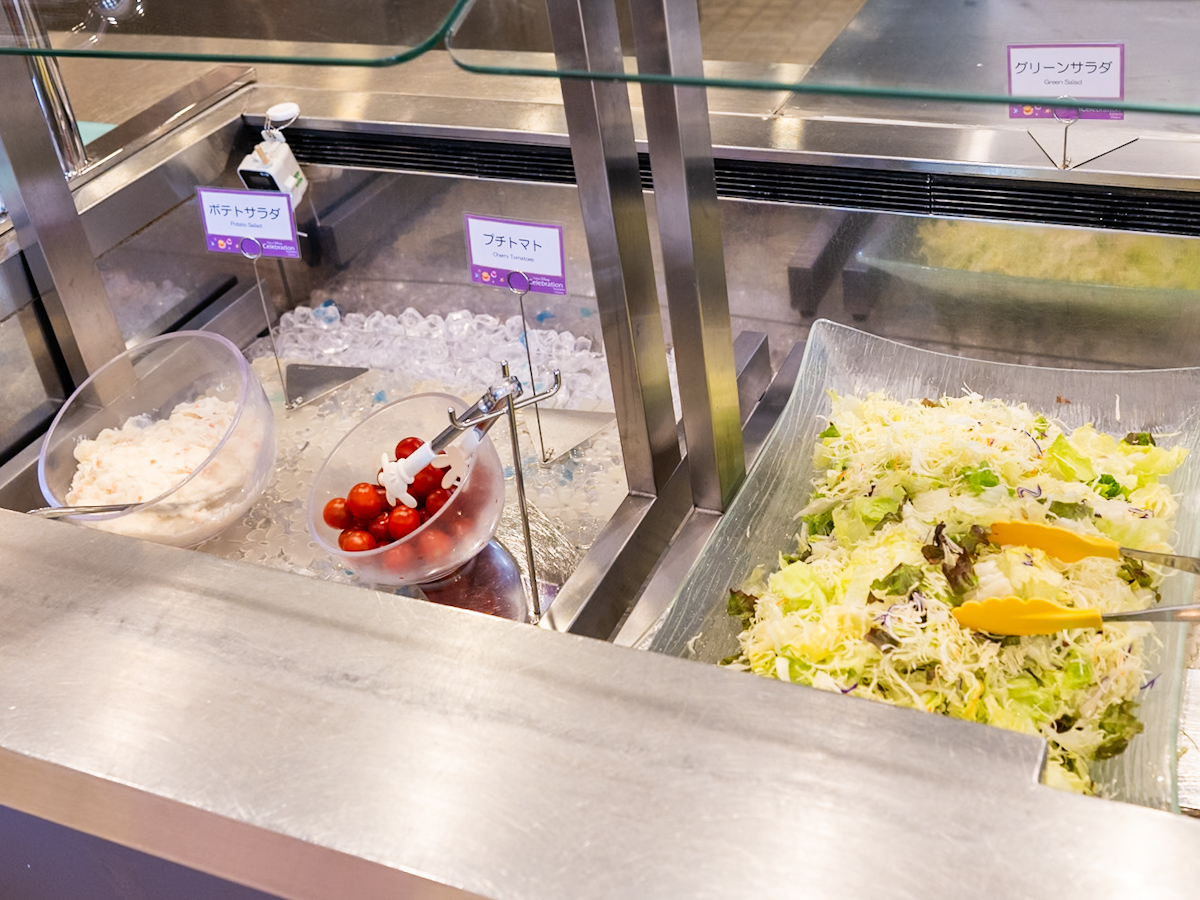 グリーンサラダ・ポテトサラダ、トマト