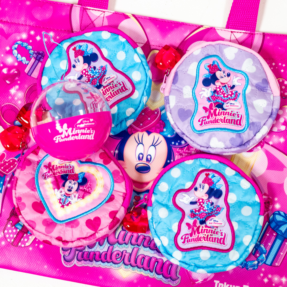 東京ディズニーランド「ディズニー・パルパルーザ”ミニーのファンダーランド”」カプセルトイ（ポーチ）1