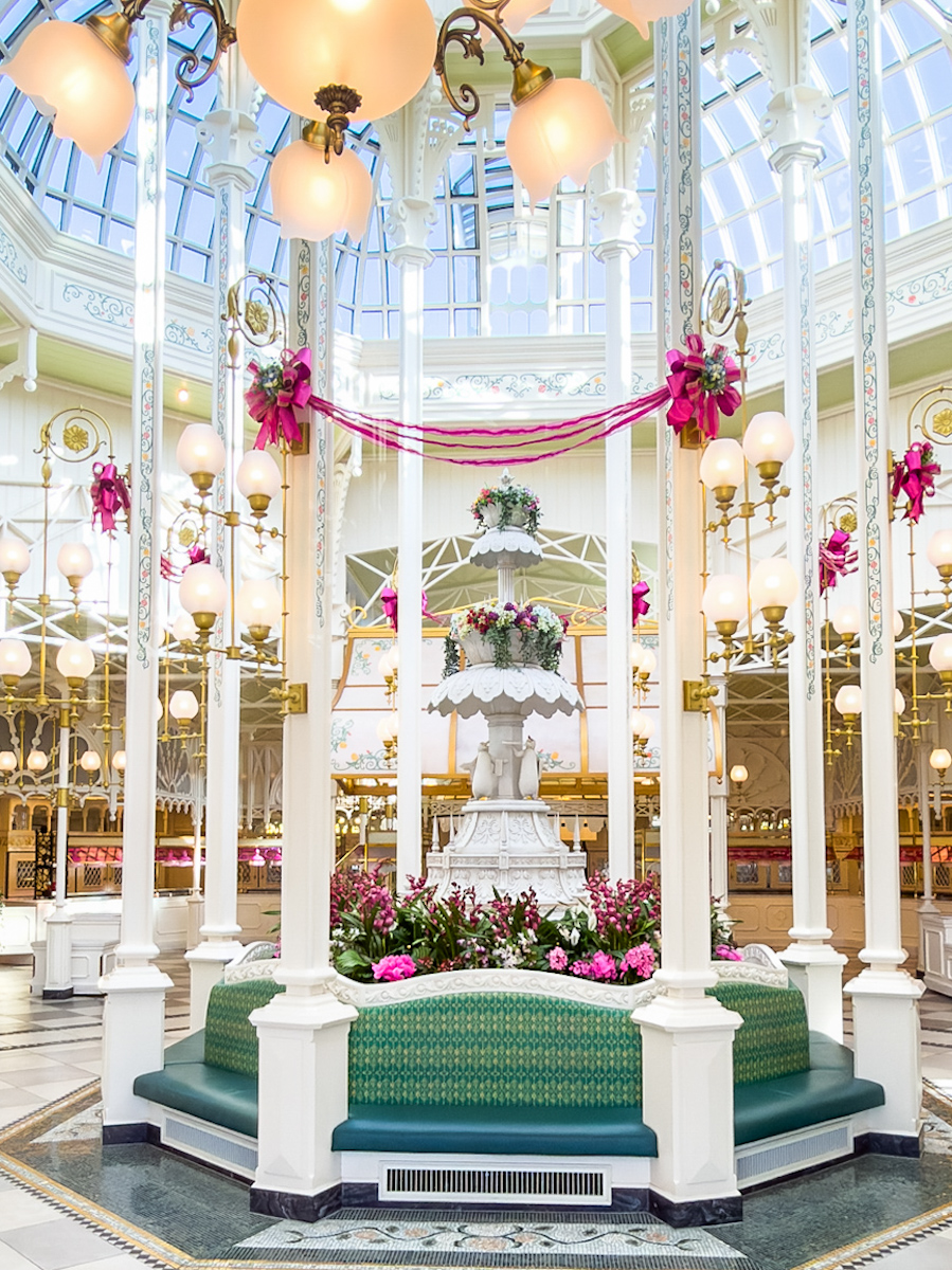 東京ディズニーランド「クリスタルパレス・レストラン」ミニーのファンダーランドスペシャルブッフェ　デコレーション