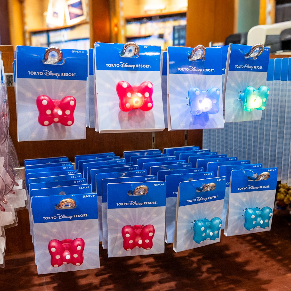 東京ディズニーランド「ミニーマウス」光るリングお土産