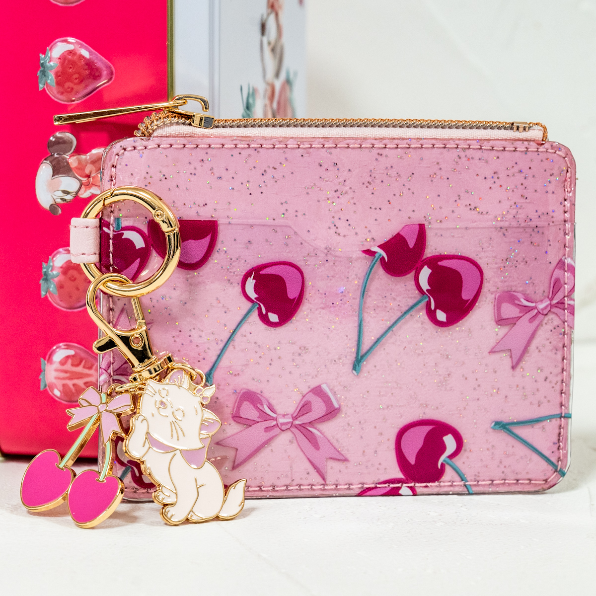 マリー おしゃれキャット 定期入れ・パスケース チャーム付き GLOSSY FRUITS