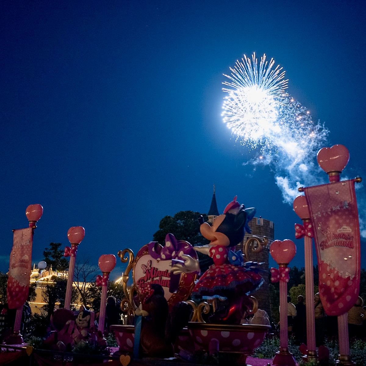 東京ディズニーランド「ディズニー・パルパルーザ”ミニーのファンダーランド”」ファンダーナイト花火
