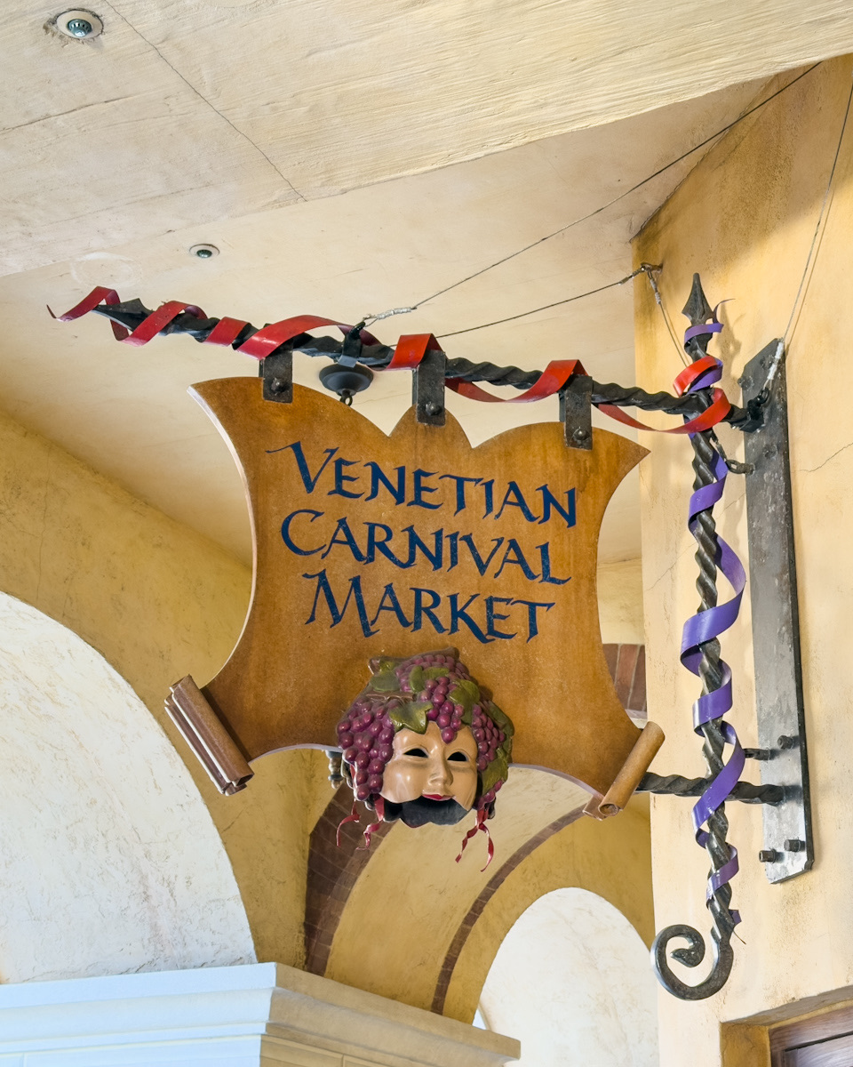 ヴェネツィアン・カーニバル・マーケット看板