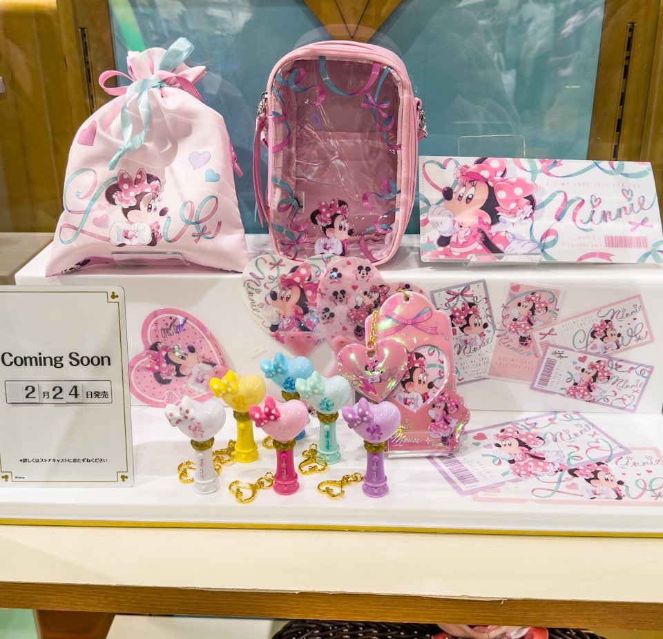 ディズニーストア「ミニーマウス」コレクショングッズ「MINNIE DAY 2026」ディスプレイ
