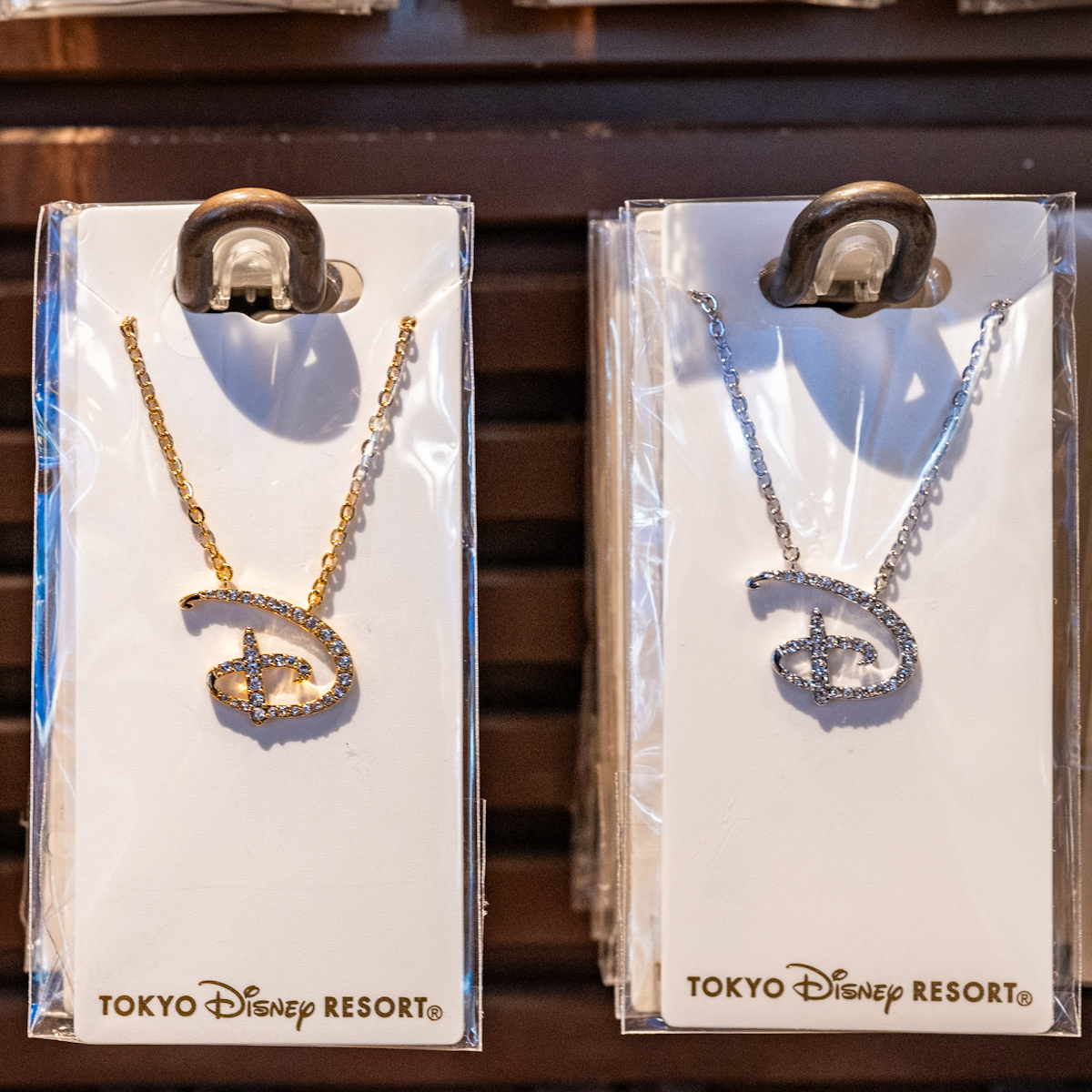 東京ディズニーリゾート「ディズニーロゴ ネックレス」