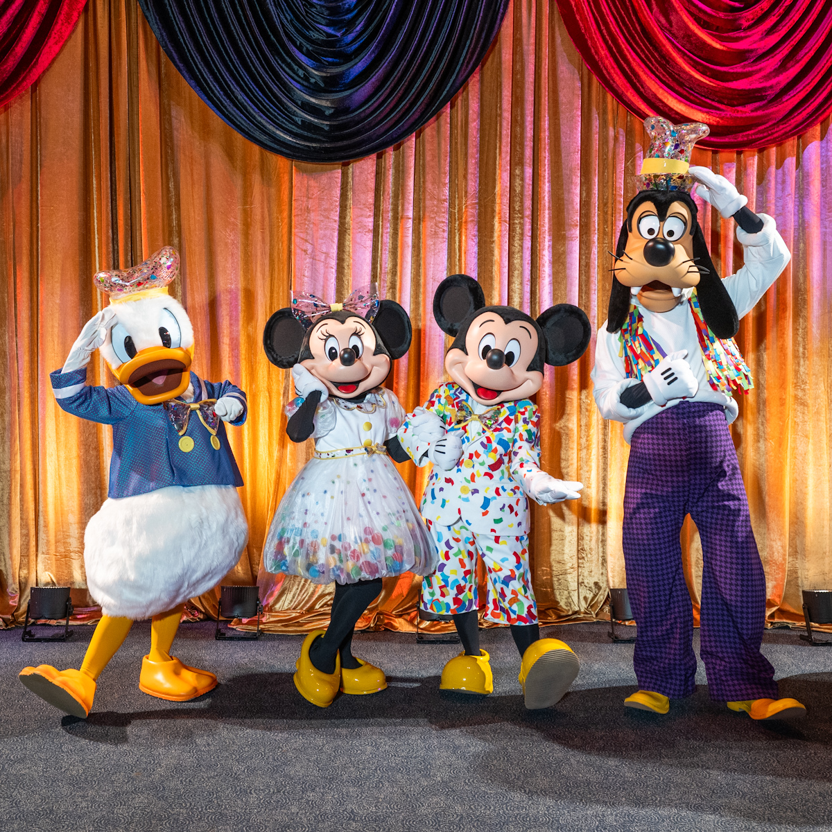 ZIPAIR オーランド直行チャーター便「スペシャル・キャラクターグリーティング」